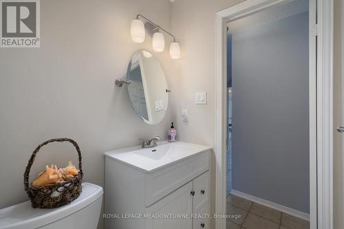 2542 Valencia Road, Mississauga, ON - Indoor Photo Showing Bathroom
