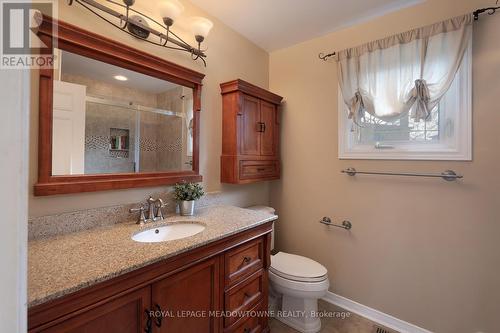 2542 Valencia Road, Mississauga, ON - Indoor Photo Showing Bathroom