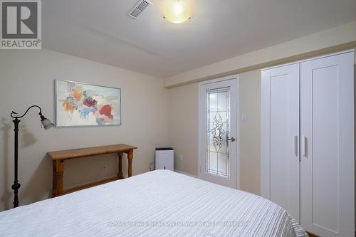 2542 Valencia Road, Mississauga, ON - Indoor Photo Showing Bedroom