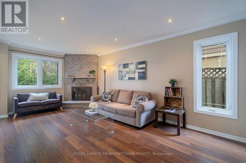 2542 Valencia Road, Mississauga, ON - Indoor Photo Showing Living Room With Fireplace