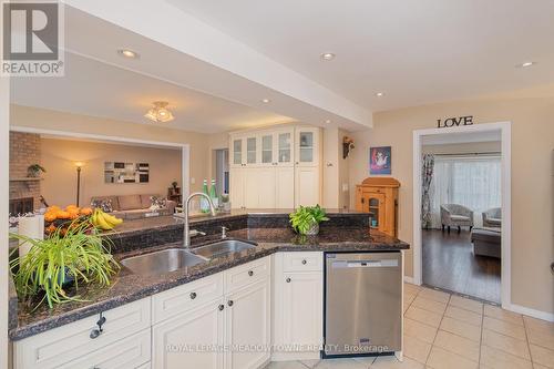 2542 Valencia Road, Mississauga, ON - Indoor Photo Showing Kitchen With Double Sink