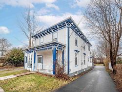 21 William Street Hantsport, NS B0P 1P0