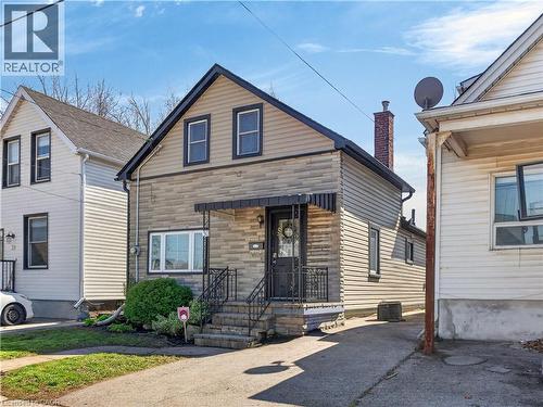 30 CAMBRIDGE Avenue  Hamilton, ON L8H 1T5