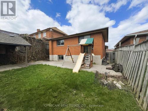 Rear View - Right - 7 Quincy Court, Hamilton, ON - Outdoor