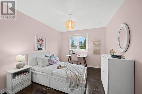 206 Ancaster Avenue, Ottawa, ON - Indoor Photo Showing Bedroom