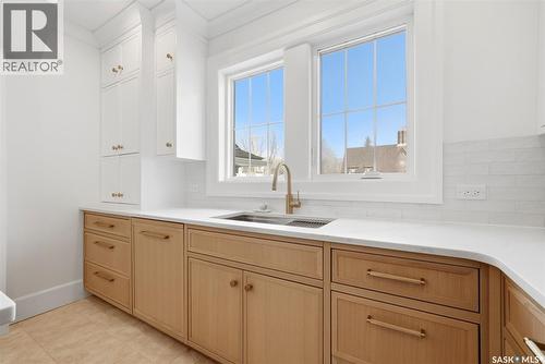3200 Albert Street, Regina, SK - Indoor Photo Showing Kitchen