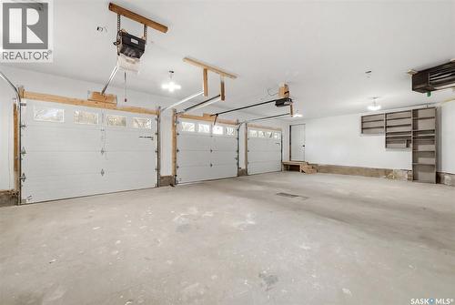 3200 Albert Street, Regina, SK - Indoor Photo Showing Garage