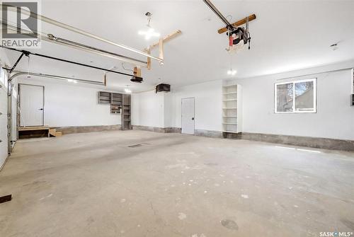 3200 Albert Street, Regina, SK - Indoor Photo Showing Garage
