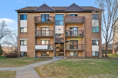 1-3336 Rue Mistral  Brossard, QC J4Y 2R7