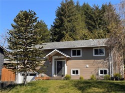 413 Cedar Cres Gold River, BC V0P 1G0