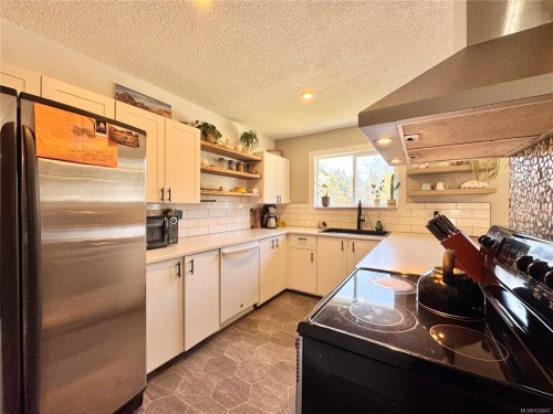 413 Cedar Cres, Gold River, BC 