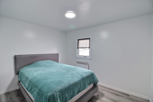 Chambre à coucher principale - 230 11E Rue, Val-D'Or, QC - Indoor Photo Showing Bedroom