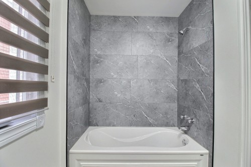 Salle de bains - 230 11E Rue, Val-D'Or, QC - Indoor Photo Showing Bathroom