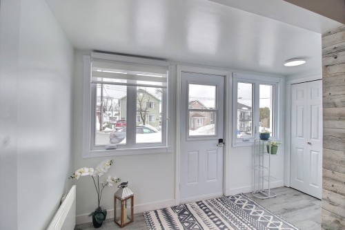 Hall d'entrée/Vestibule - 230 11E Rue, Val-D'Or, QC - Indoor Photo Showing Other Room