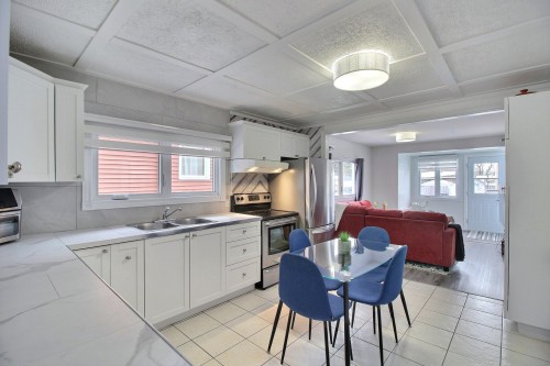 Vue d'ensemble - 230 11E Rue, Val-D'Or, QC - Indoor Photo Showing Kitchen With Double Sink