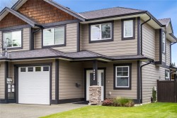 B-4684 Macintyre Ave Courtenay, BC V9N 6R2