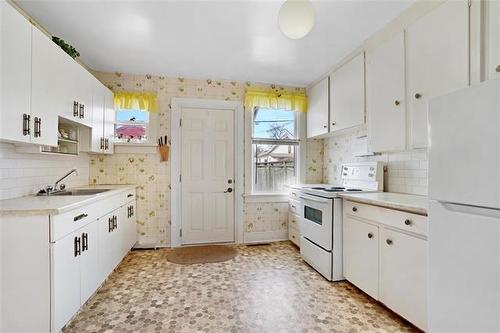 693 Walker Ave, Winnipeg, MB 