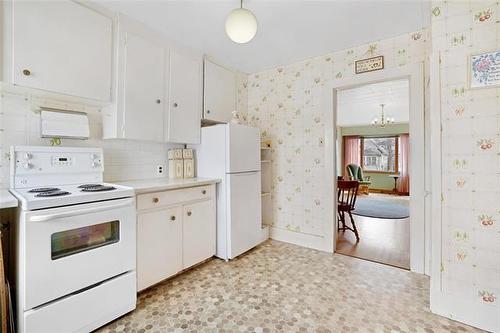 693 Walker Ave, Winnipeg, MB 