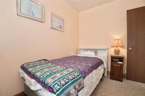 693 Walker Ave, Winnipeg, MB 