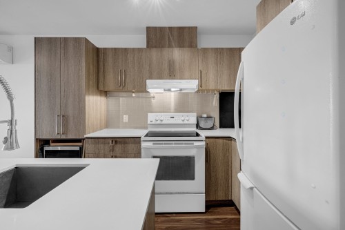 Kitchen - 1-7702 18E Avenue, Montréal (Villeray/Saint-Michel/Parc-Extension), QC - Indoor Photo Showing Kitchen