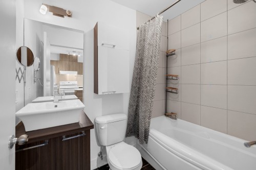 Bathroom - 1-7702 18E Avenue, Montréal (Villeray/Saint-Michel/Parc-Extension), QC - Indoor Photo Showing Bathroom