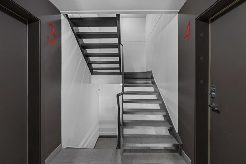 Staircase - 1-7702 18E Avenue, Montréal (Villeray/Saint-Michel/Parc-Extension), QC - Indoor Photo Showing Other Room