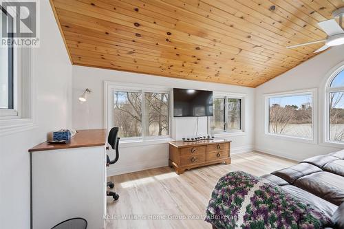 973 Road 10 West, Mapleton, ON - Indoor