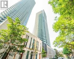 2902 - 65 ST MARY STREET  Toronto, ON M5S 0A6