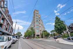 511 - 437 RONCESVALLES AVENUE Toronto, ON M6R 3B9