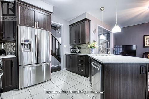 13 Killick Road, Brampton, ON - Indoor Photo Showing Kitchen With Upgraded Kitchen