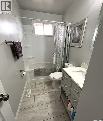 122 Hamilton Street, Davidson, SK - Indoor Photo Showing Bathroom