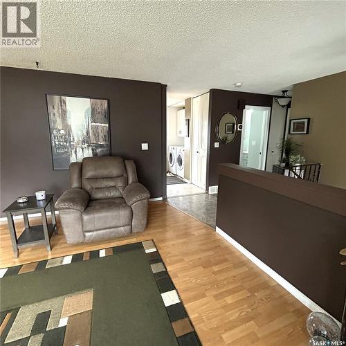 122 Hamilton Street, Davidson, SK - Indoor Photo Showing Living Room