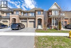 130 ICE PALACE Crescent Oshawa, ON L1L 0G9