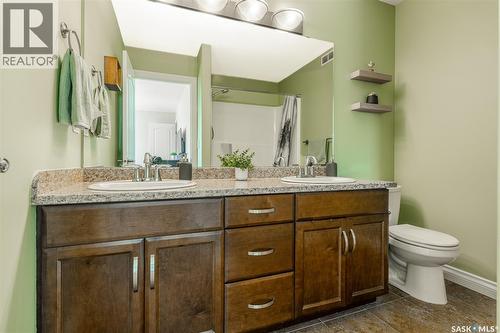 562 Evergreen Boulevard, Saskatoon, SK - Indoor Photo Showing Bathroom