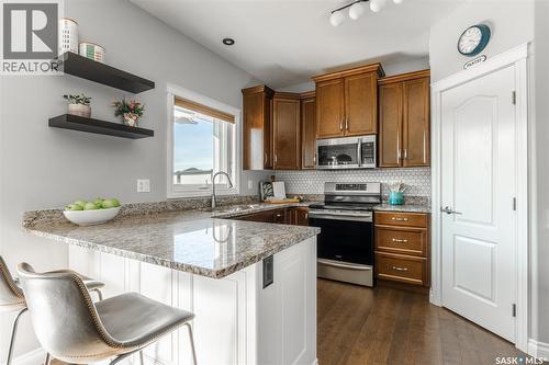 562 Evergreen Boulevard, Saskatoon, SK - Indoor Photo Showing Kitchen With Upgraded Kitchen