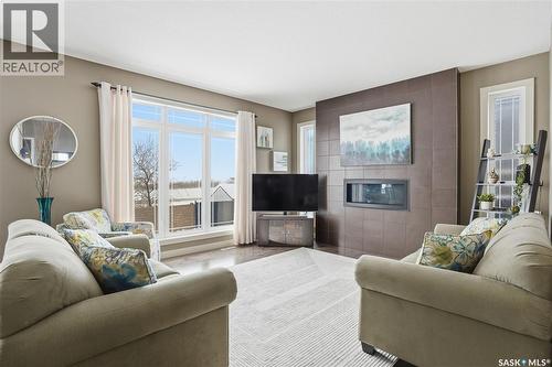 1532 Maple Hill Crescent N, Regina, SK - Indoor Photo Showing Living Room