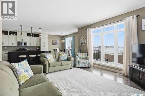 1532 Maple Hill Crescent N, Regina, SK - Indoor Photo Showing Living Room