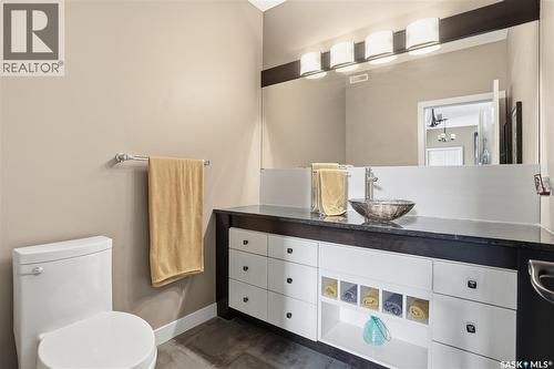 1532 Maple Hill Crescent N, Regina, SK - Indoor Photo Showing Bathroom