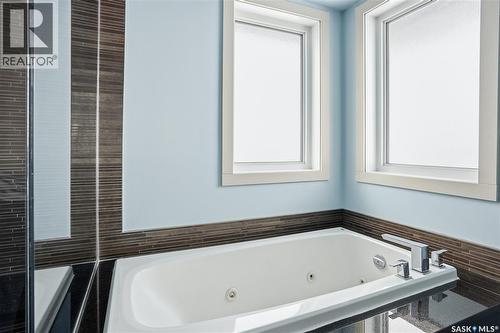 1532 Maple Hill Crescent N, Regina, SK - Indoor Photo Showing Bathroom