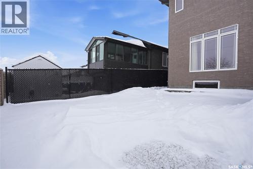 1532 Maple Hill Crescent N, Regina, SK - Outdoor