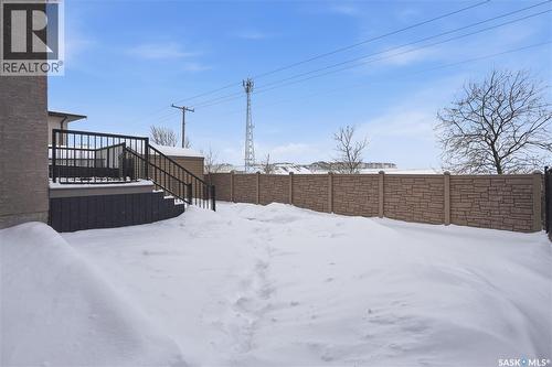 1532 Maple Hill Crescent N, Regina, SK - Outdoor