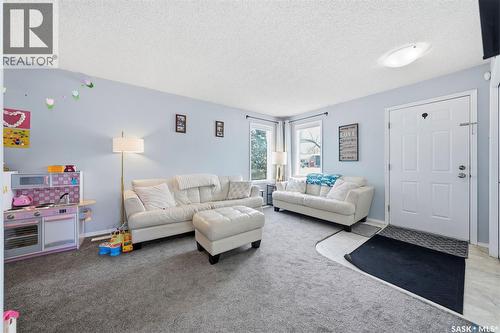 3154 33Rd Street W, Saskatoon, SK - Indoor Photo Showing Living Room