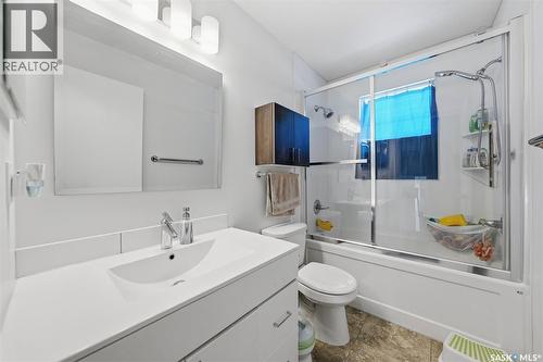 3154 33Rd Street W, Saskatoon, SK - Indoor Photo Showing Bathroom