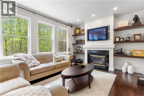 103 Glazebrook Crescent, Cambridge, ON - Indoor Photo Showing Living Room With Fireplace