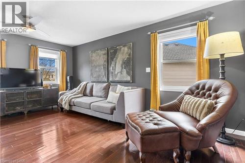 103 Glazebrook Crescent, Cambridge, ON - Indoor Photo Showing Living Room