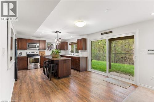 103 Glazebrook Crescent, Cambridge, ON - Indoor Photo Showing Kitchen