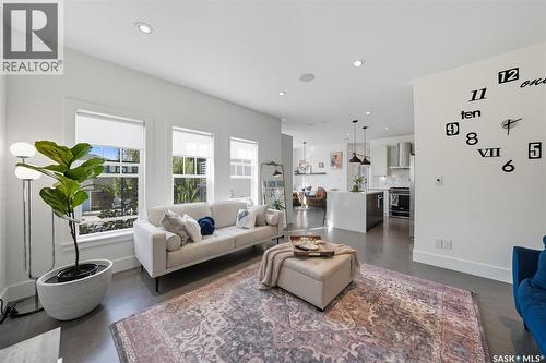 230 Trimble Lane, Saskatoon, SK - Indoor Photo Showing Living Room