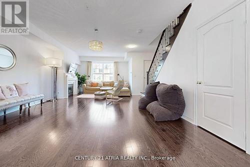 17 Cathedral High Street, Markham, ON - Indoor Photo Showing Living Room