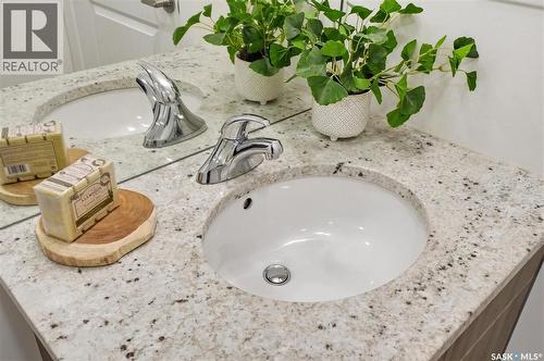 211 770 Childers Crescent, Saskatoon, SK - Indoor Photo Showing Bathroom
