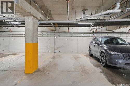 211 770 Childers Crescent, Saskatoon, SK - Indoor Photo Showing Garage
